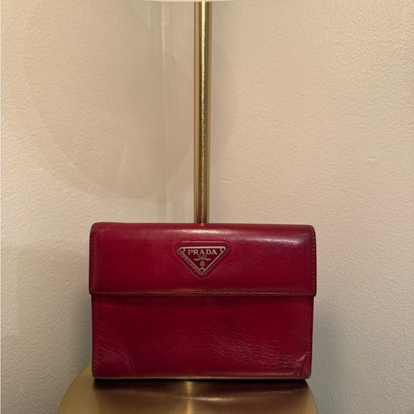 ♥️♦️Prada Crimson Soft Leather Clutch with COA♦️♥️ - Picture 1 of 12
